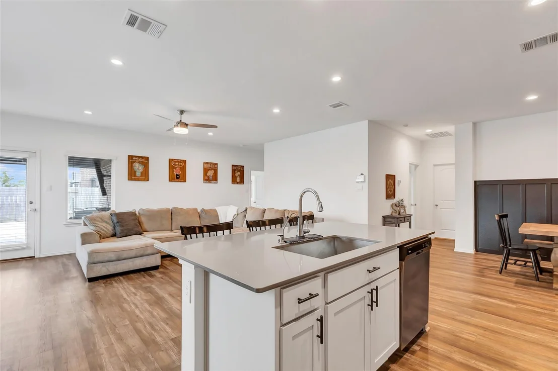 Photo of 1012 Llano Trail