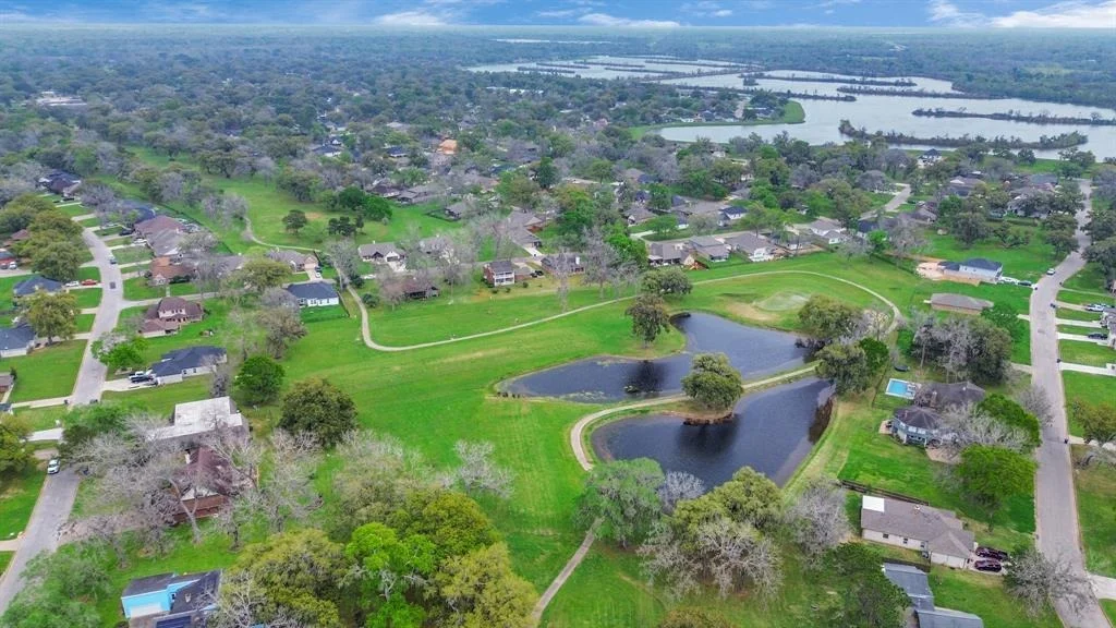 Photo of 226 Edgewater Drive