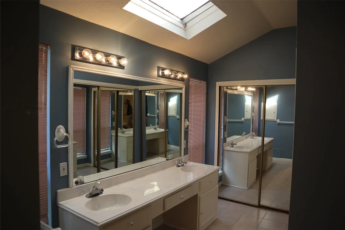 Photo of 2931 Walnut Springs Drive