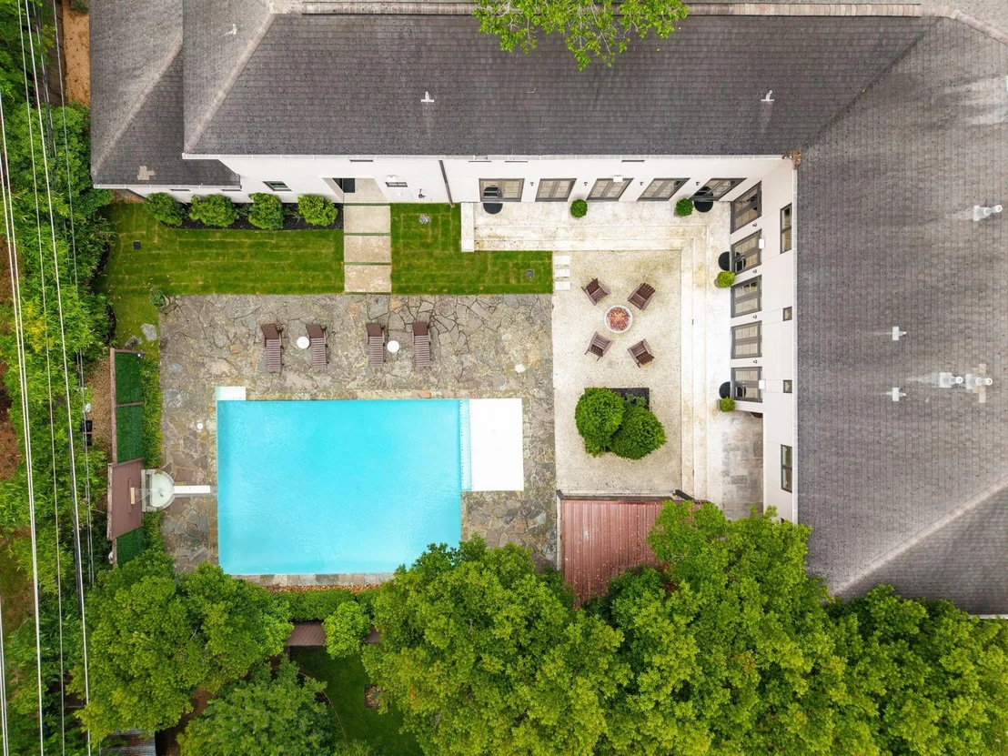 Photo of 1116 Danbury Road