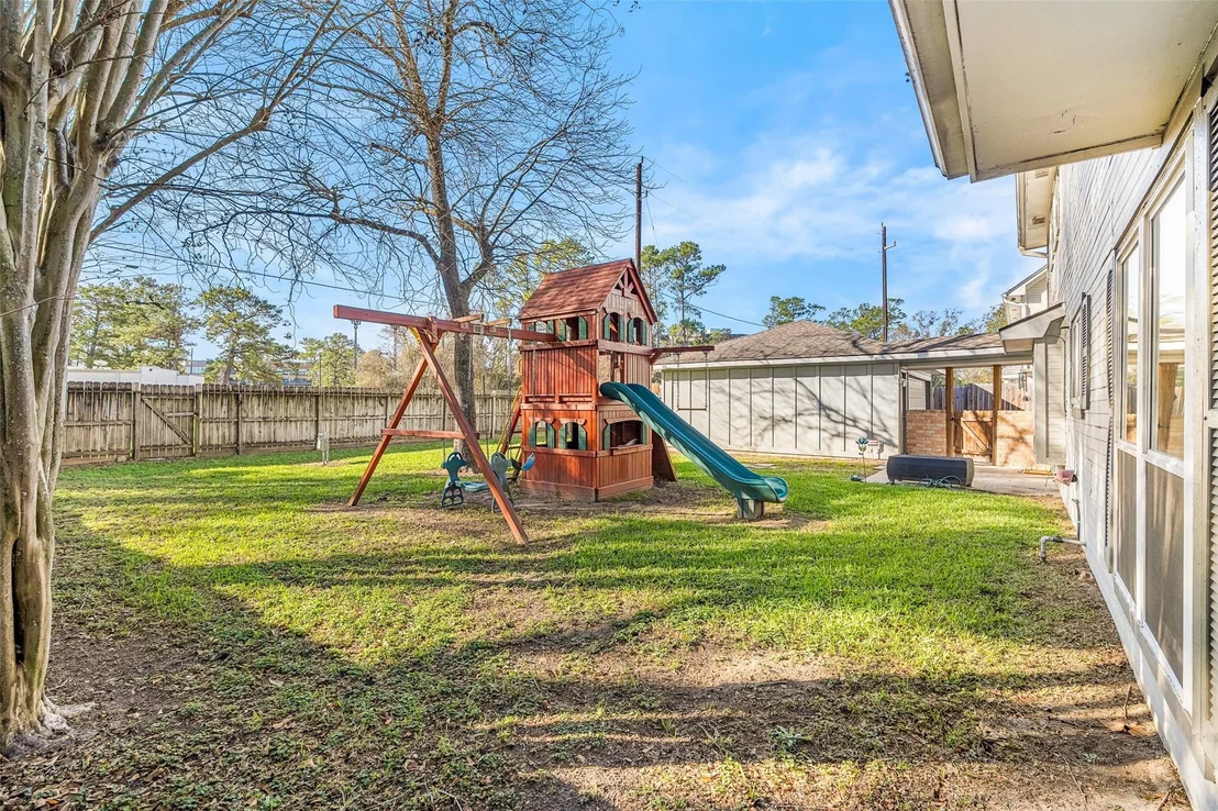 Photo of 723 Shadowbrook Drive