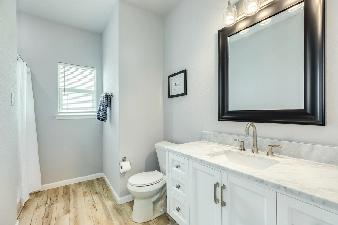 Photo of 2938 Bluewater Highway