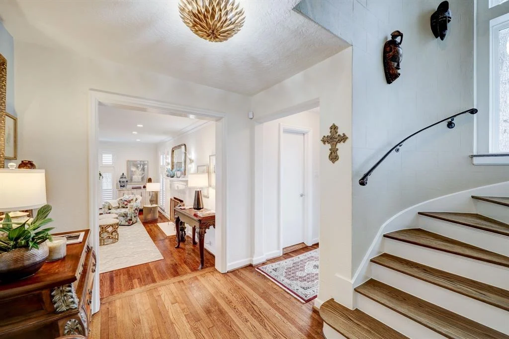 Photo of 2535 N Macgregor Way