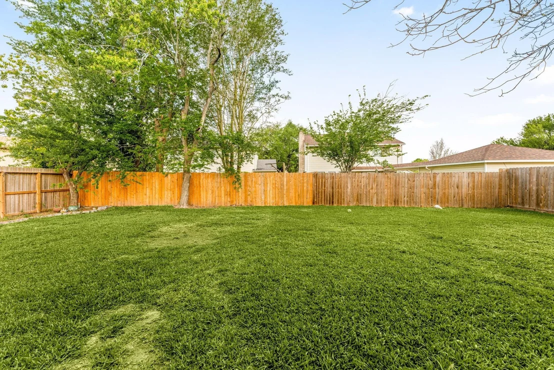 Photo of 505 Lochnell Drive
