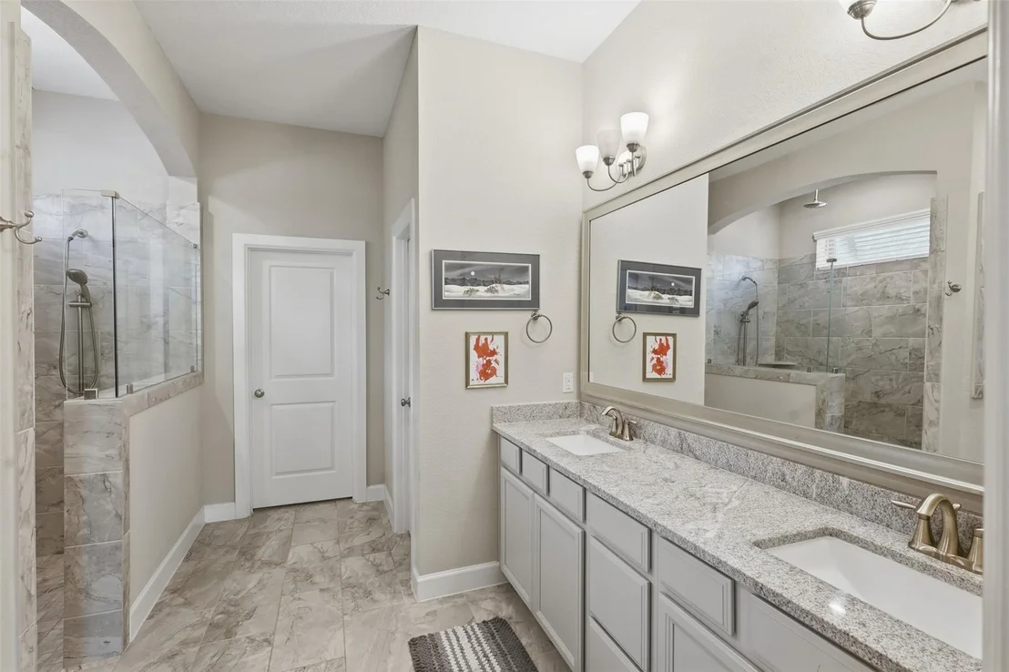 Photo of 4711 Gilbert Road
