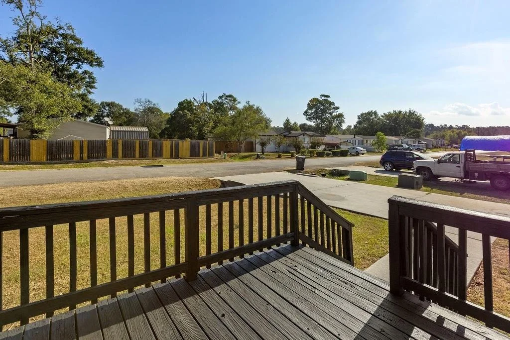 Photo of 182 Carmen Boulevard