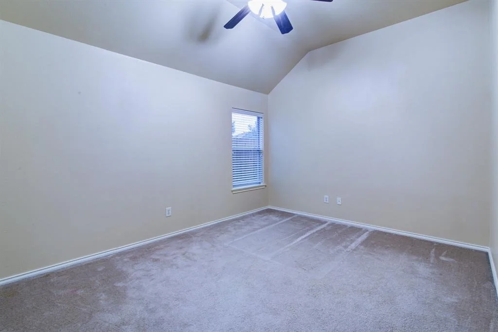 Photo of 421 Laddingford Lane