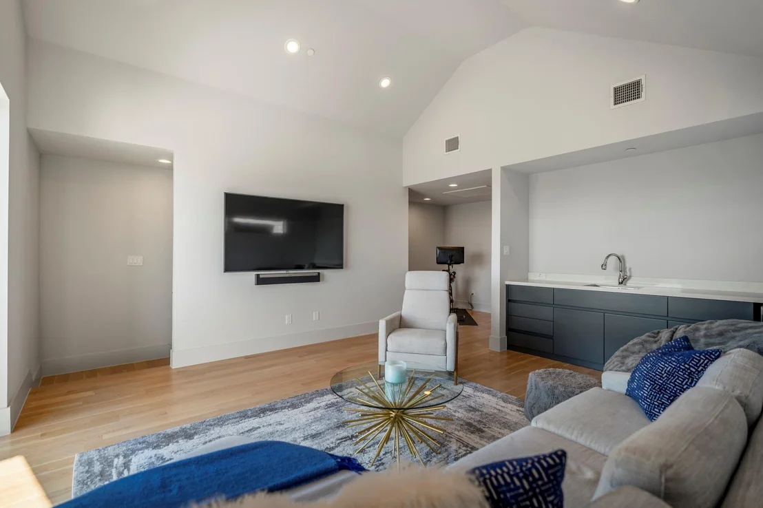 Photo of 405 Detering Street