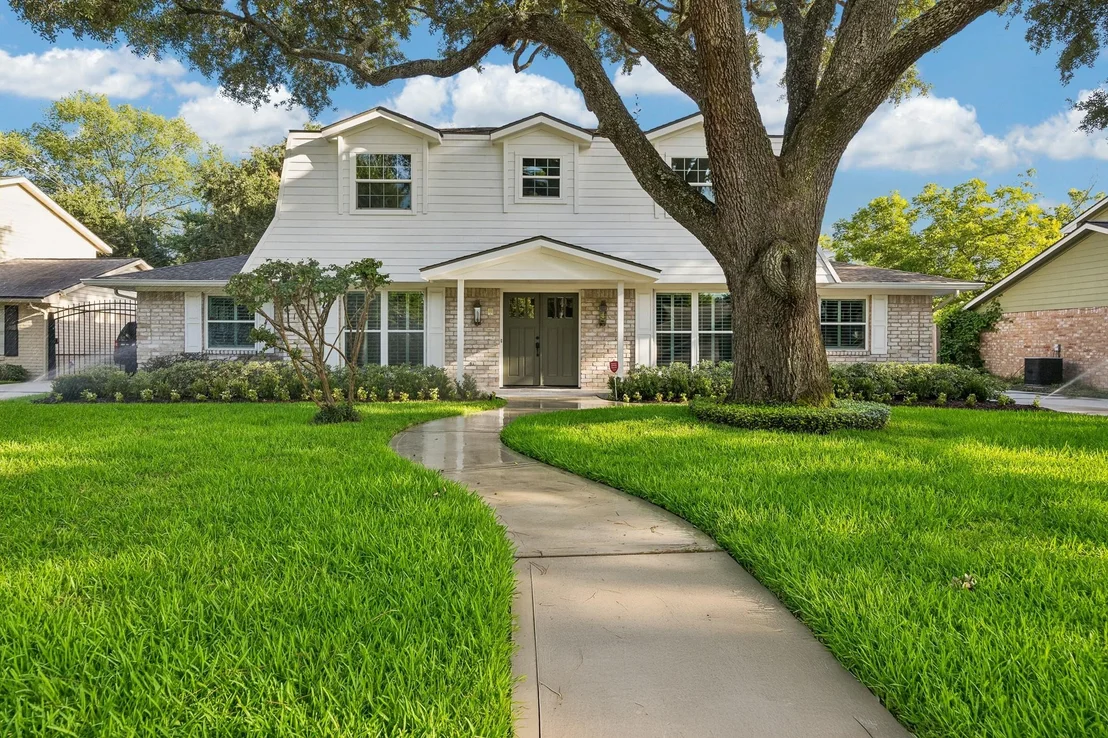 Photo of 11007 Cranbrook Road