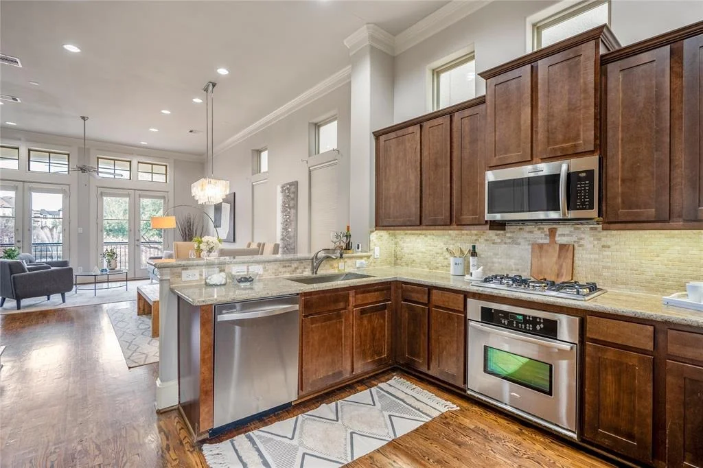 Photo of 10913 Upland Park
