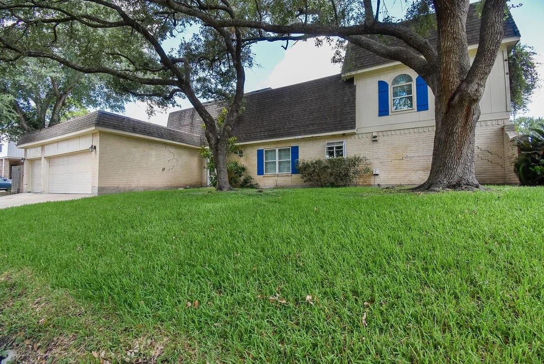 Photo of 426 Longview Drive