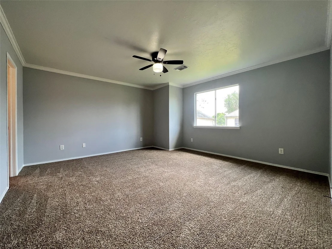 Photo of 919 N Oak Drive