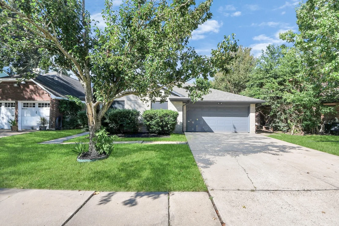 Photo of 6011 Shady Manor Drive