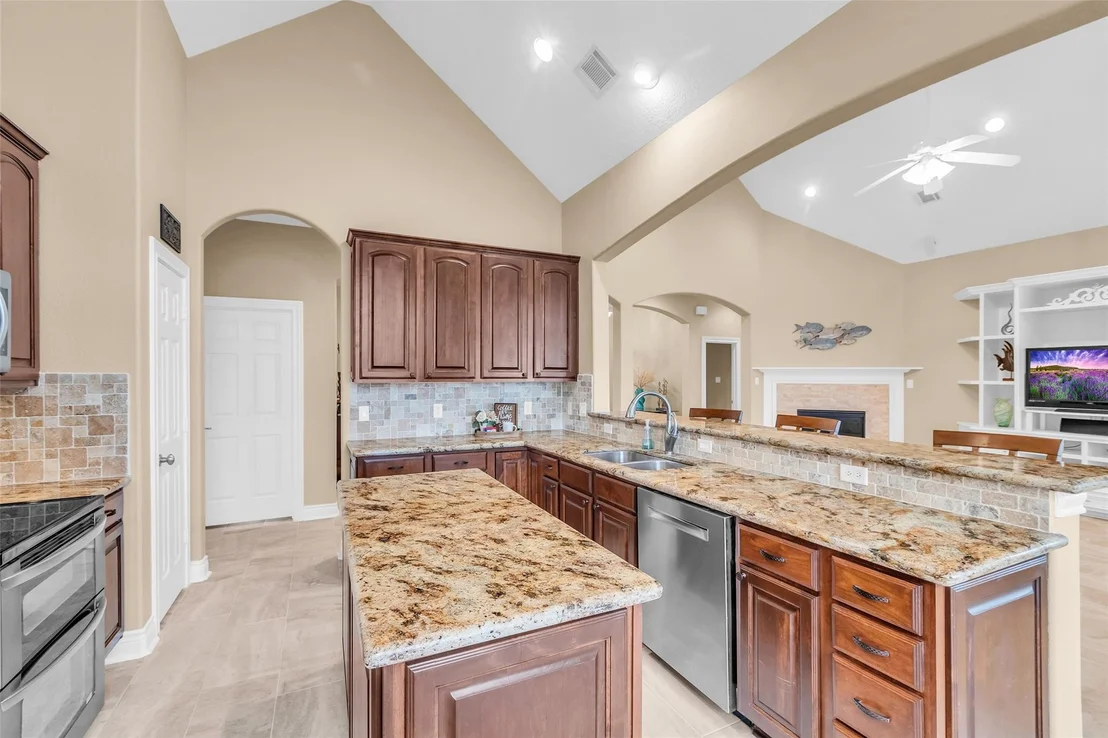 Photo of 14030 Shoreline Drive