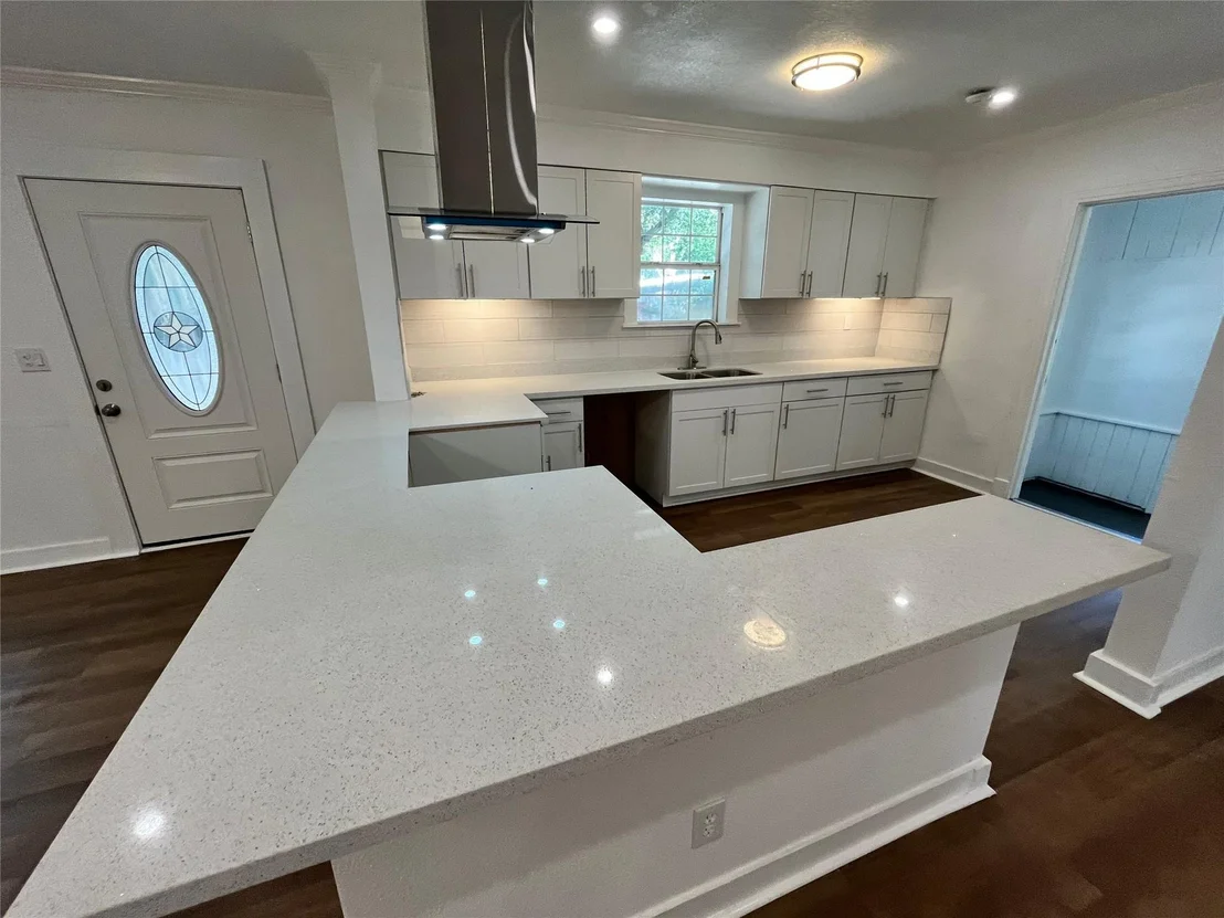 Photo of 3975 Howard Street