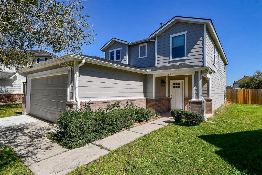 Photo of 6802 Oleander Grove Way