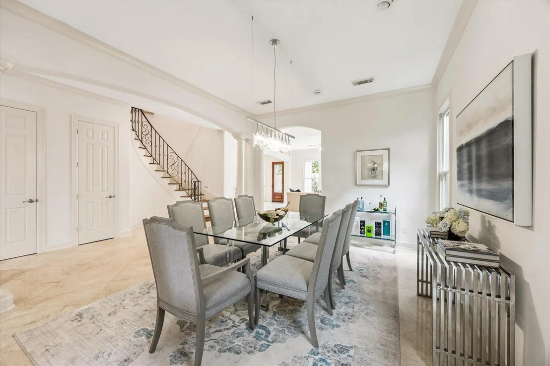 Photo of 2520 Westgate