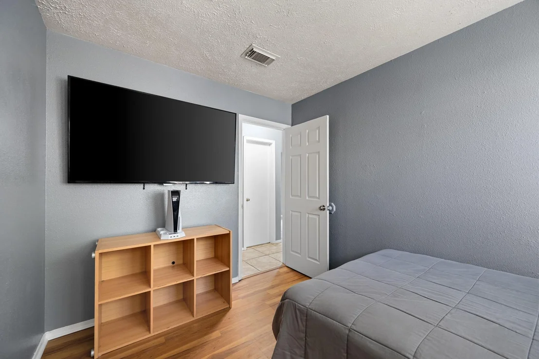 Photo of 1804 Spruce Drive