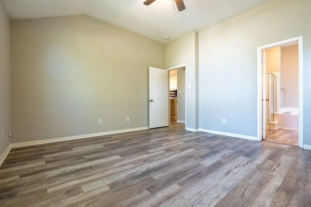 Photo of 9926 Goldenglade Drive