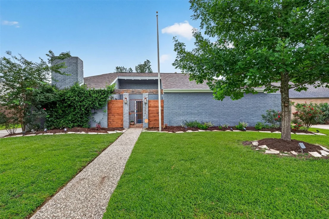Photo of 1022 Apache Falls Drive