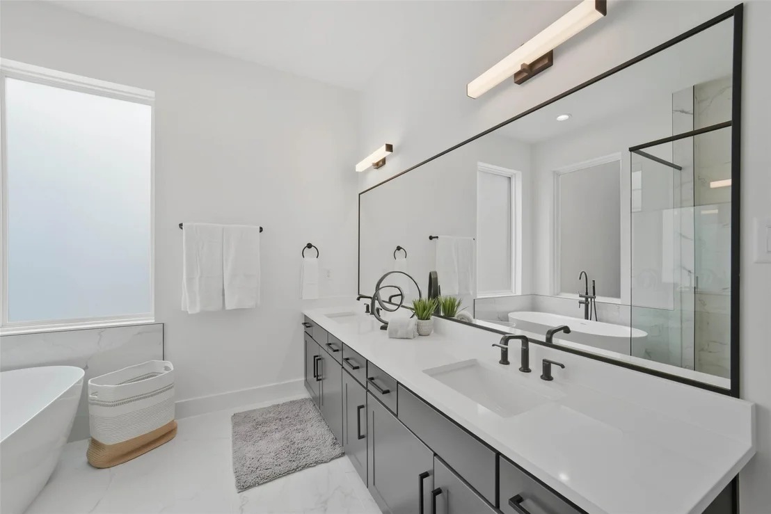 Photo of 3006 Lamar Street