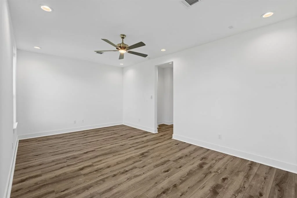 Photo of 5621 Savyon Drive