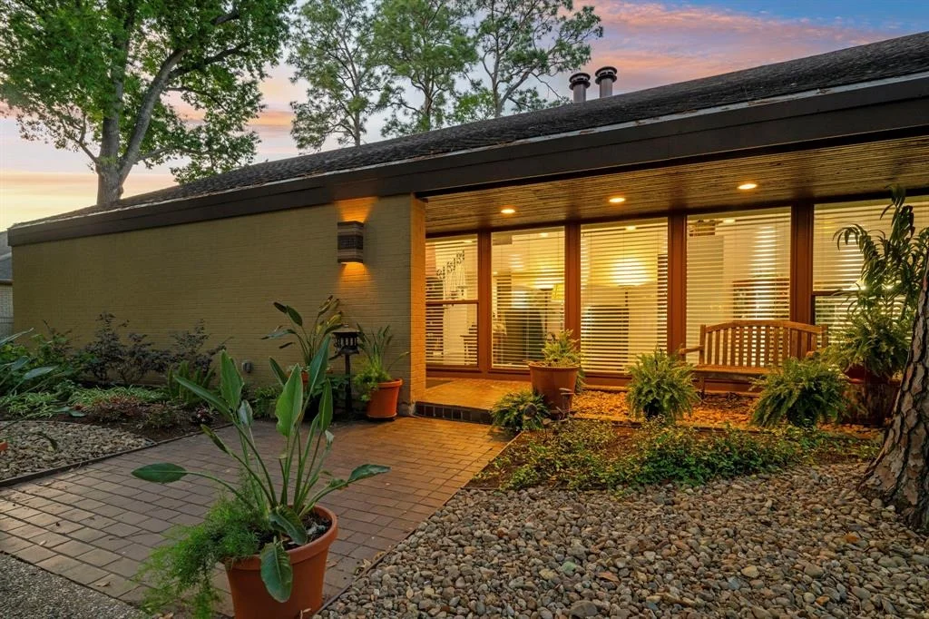 Photo of 10318 Pine Forest Road