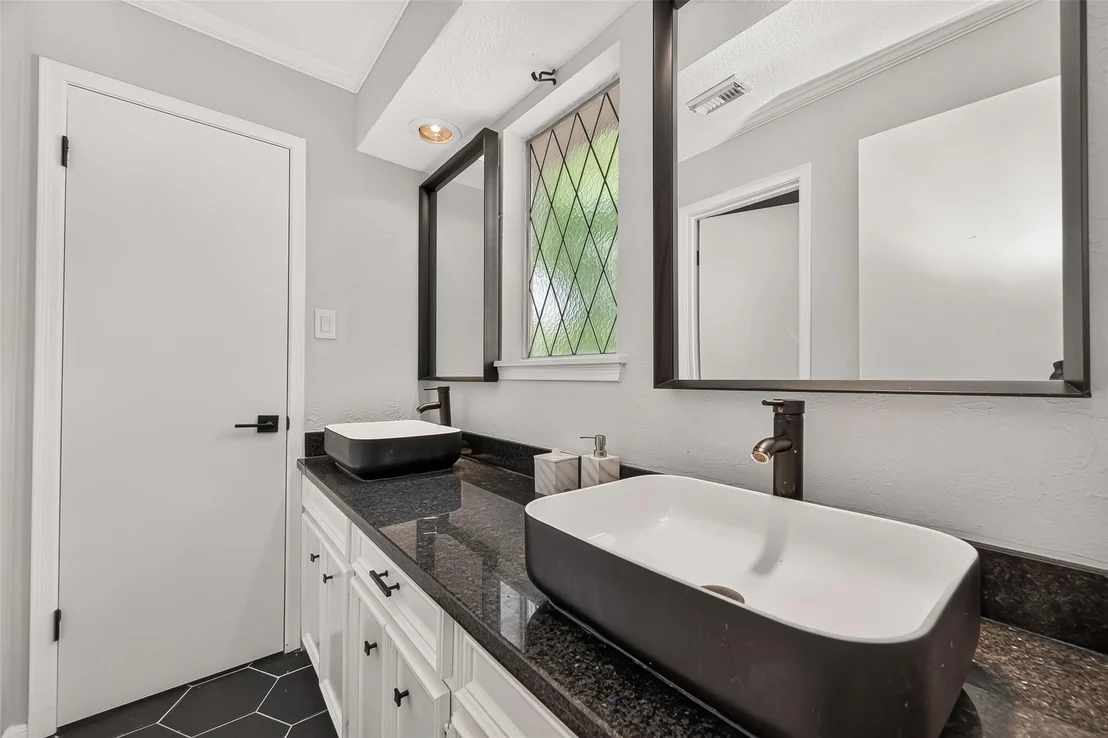 Photo of 5919 Spring Creek Oaks Drive