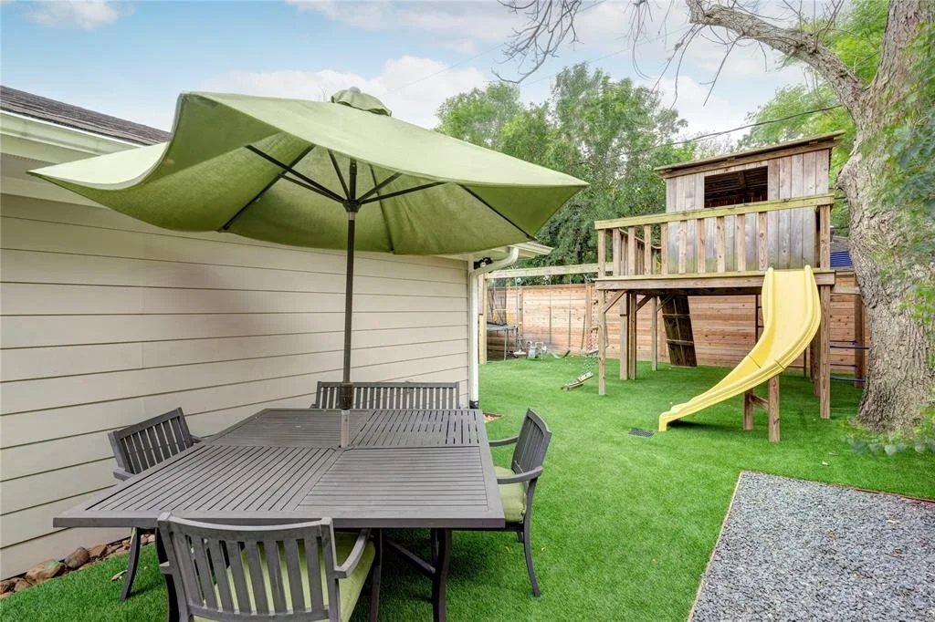 Photo of 5631 Benning Drive