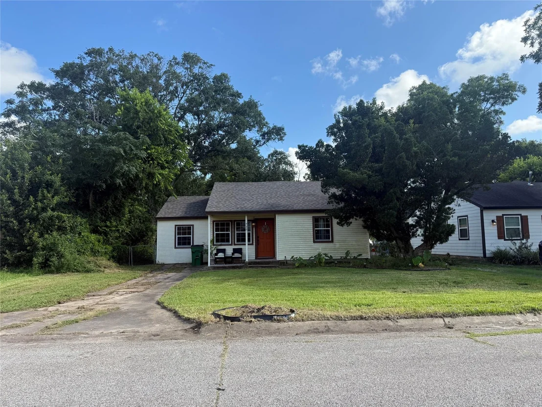 Photo of 725 Kyle Street