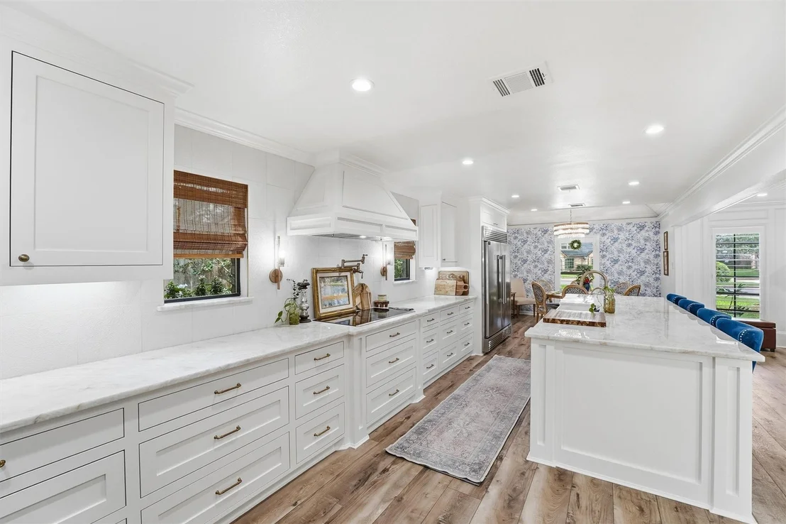Photo of 615 Brenwick Court