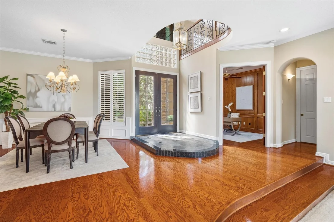 Photo of 19006 Windsor Lakes Drive