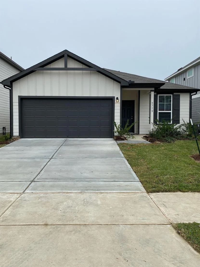 Photo of 5718 Finely Run Street