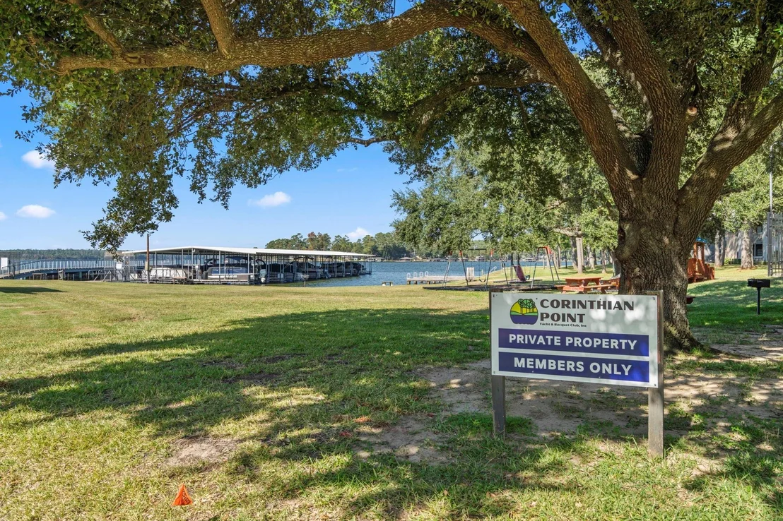 Photo of 15633 Corinthian Way