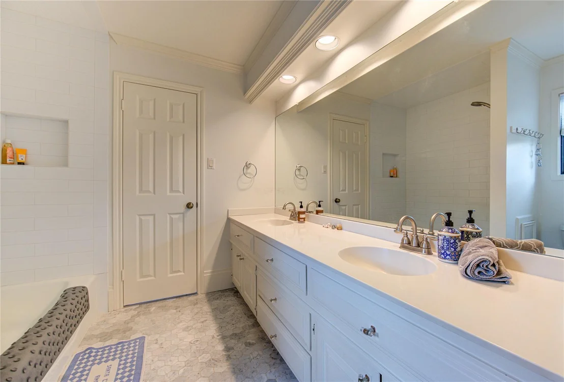 Photo of 1002 Daria Drive