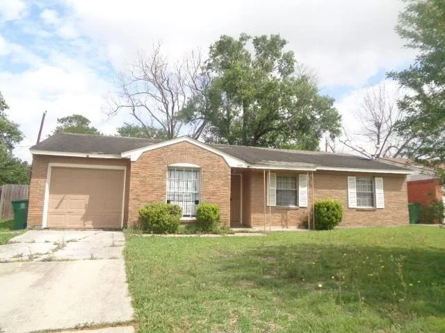 Photo of 4002 Cloverbrook Drive