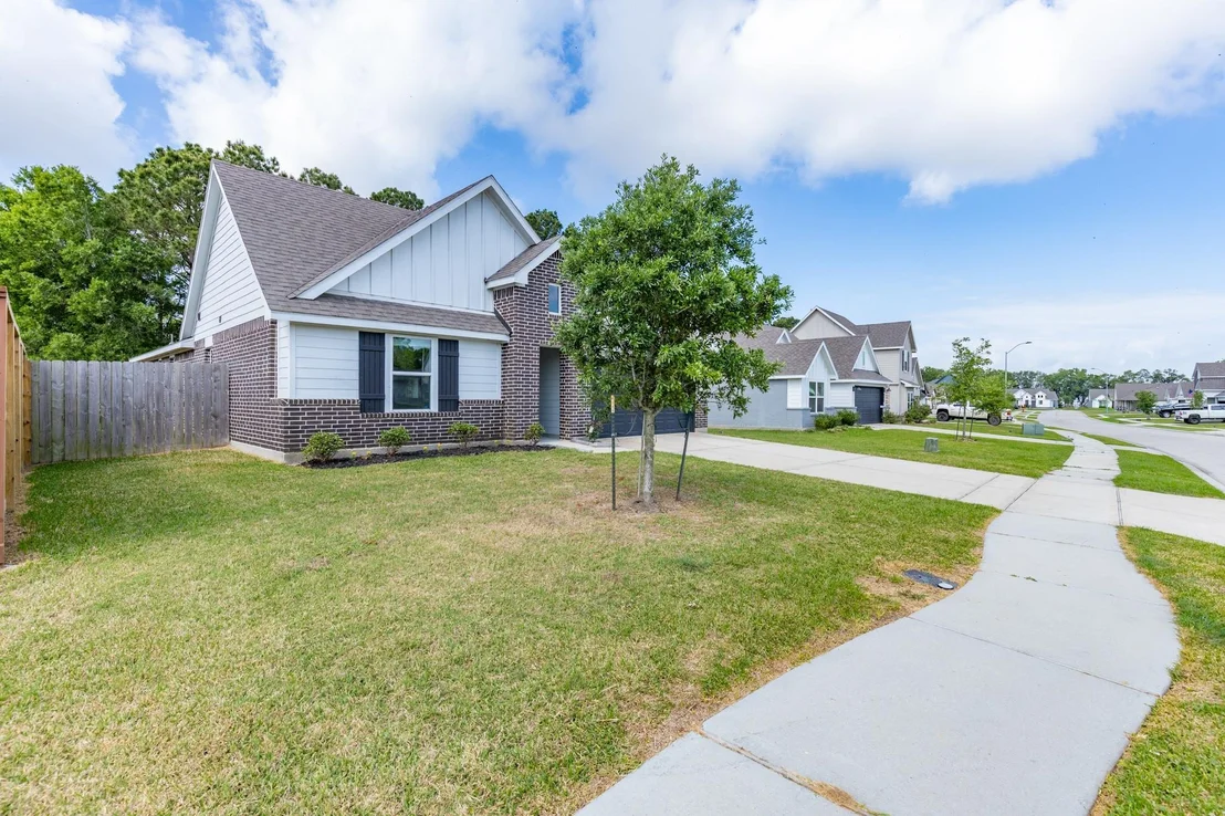 Photo of 103 Lakeway Circle