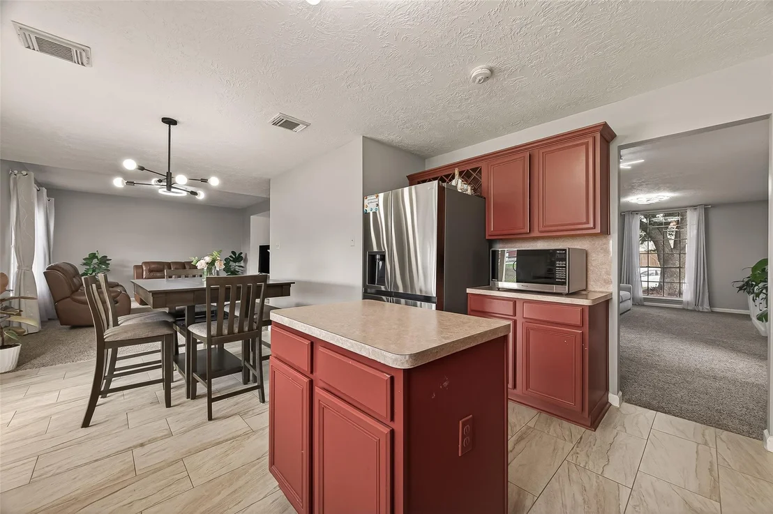 Photo of 579 Rivergrove Drive
