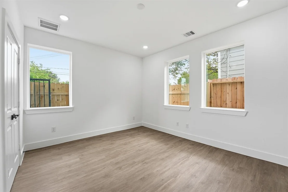 Photo of 3612 Bastrop Street