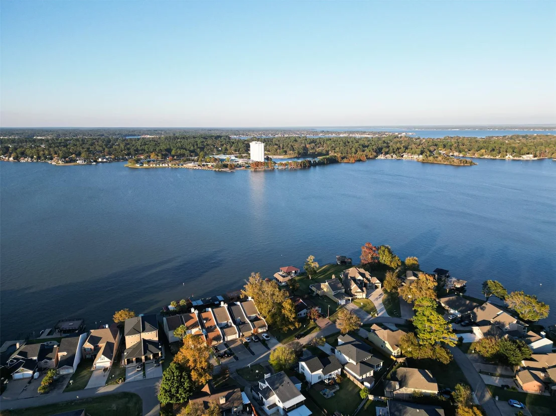 Photo of 805 Lake View Drive