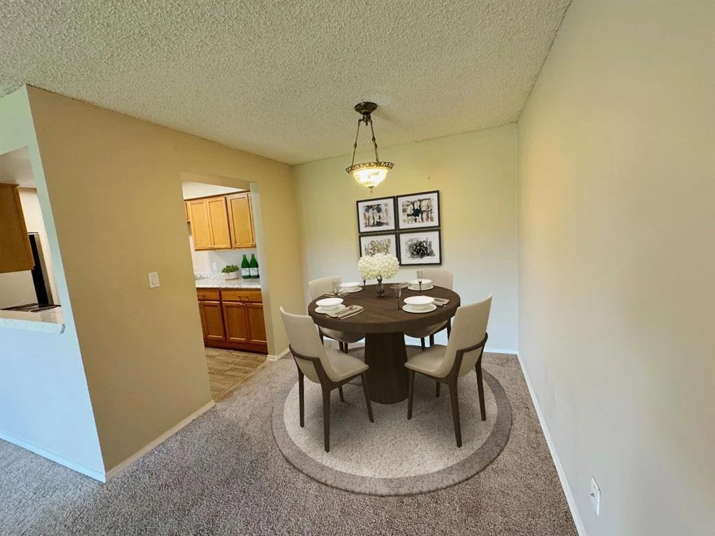Photo of Unit 12A at 2501 Gulf Freeway