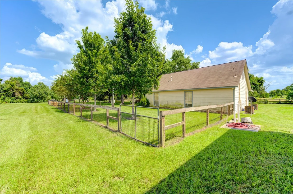 Photo of 922 Agg Road