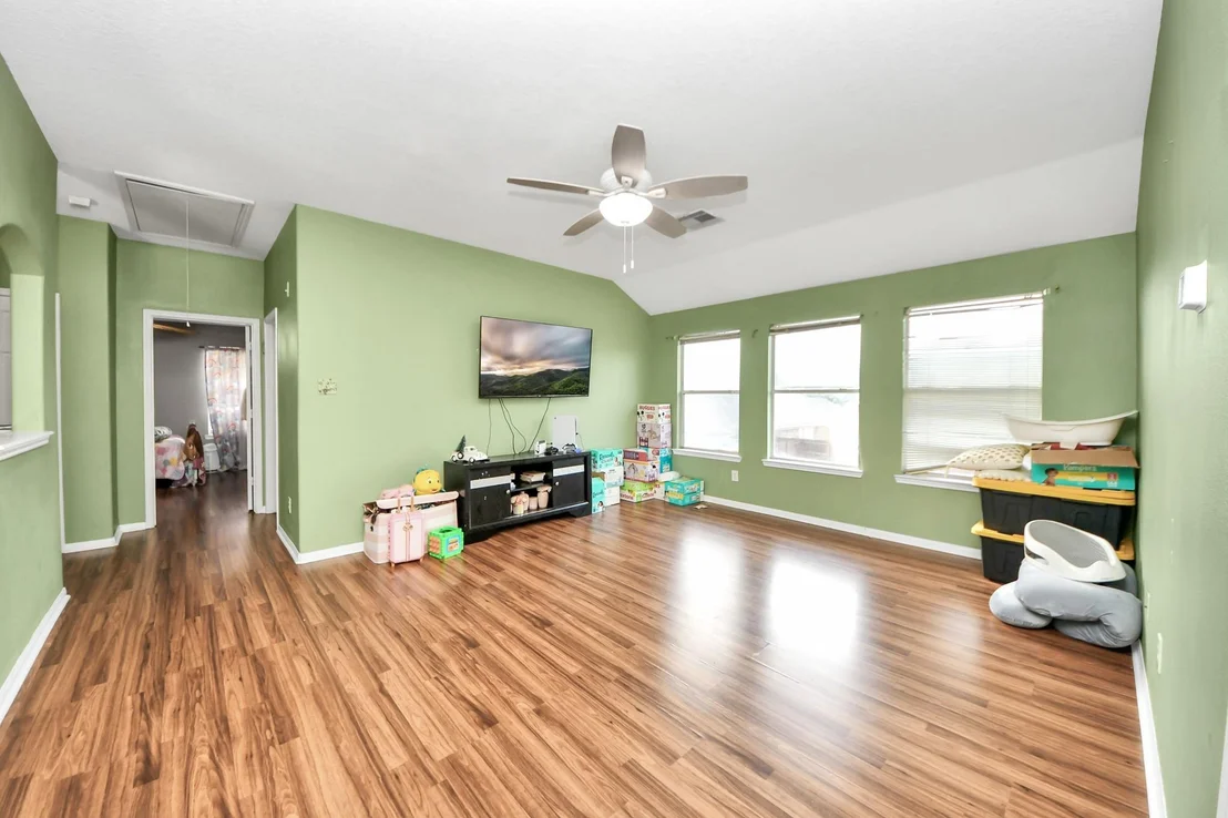 Photo of 922 N Sky Drive