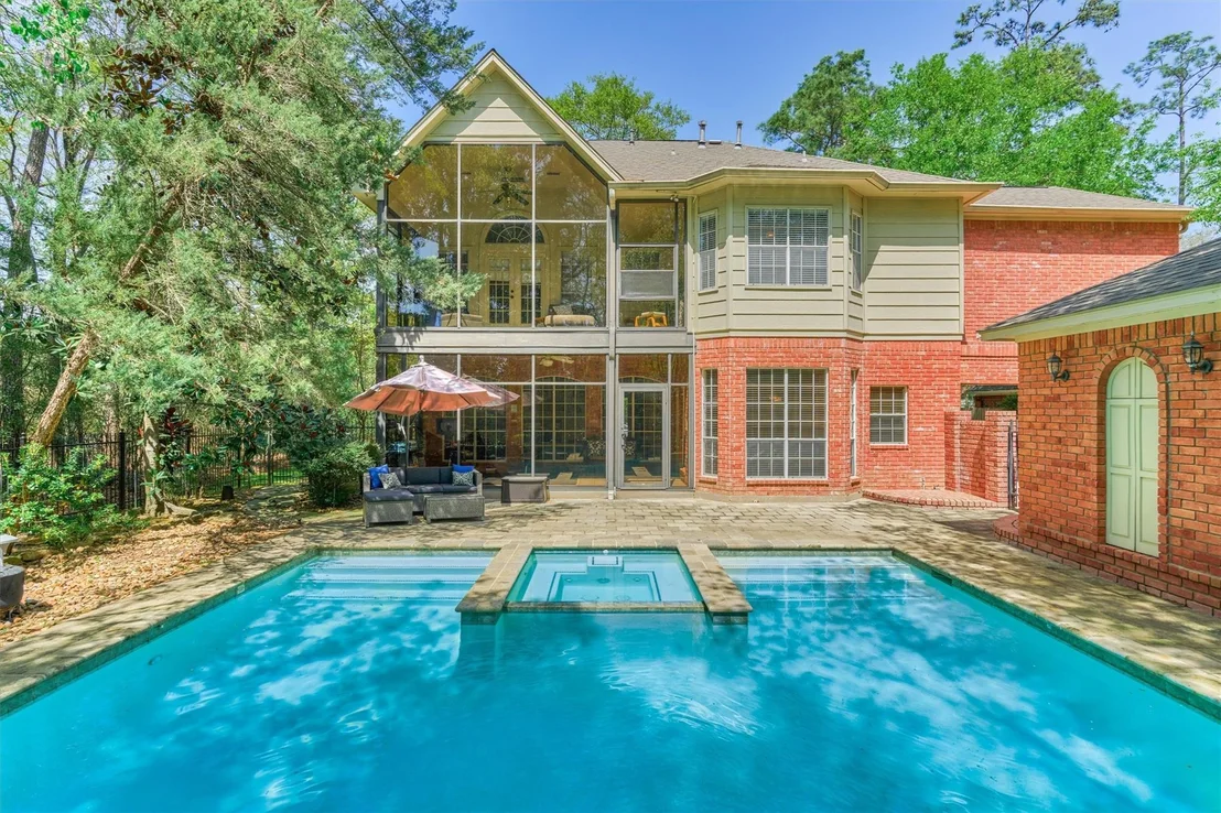 Photo of 115 E Shadowpoint Circle