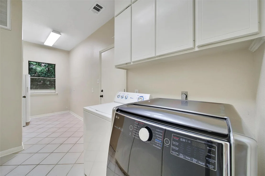 Photo of 142 Lakeside Drive