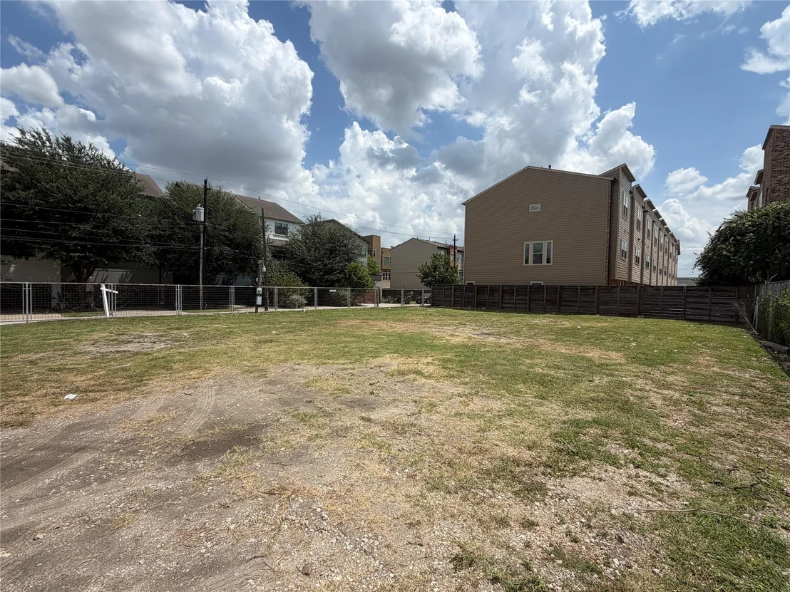 Photo of 4512 Katy Freeway