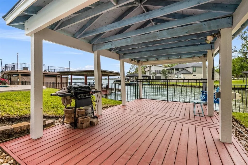 Photo of 1022 Lake View Drive
