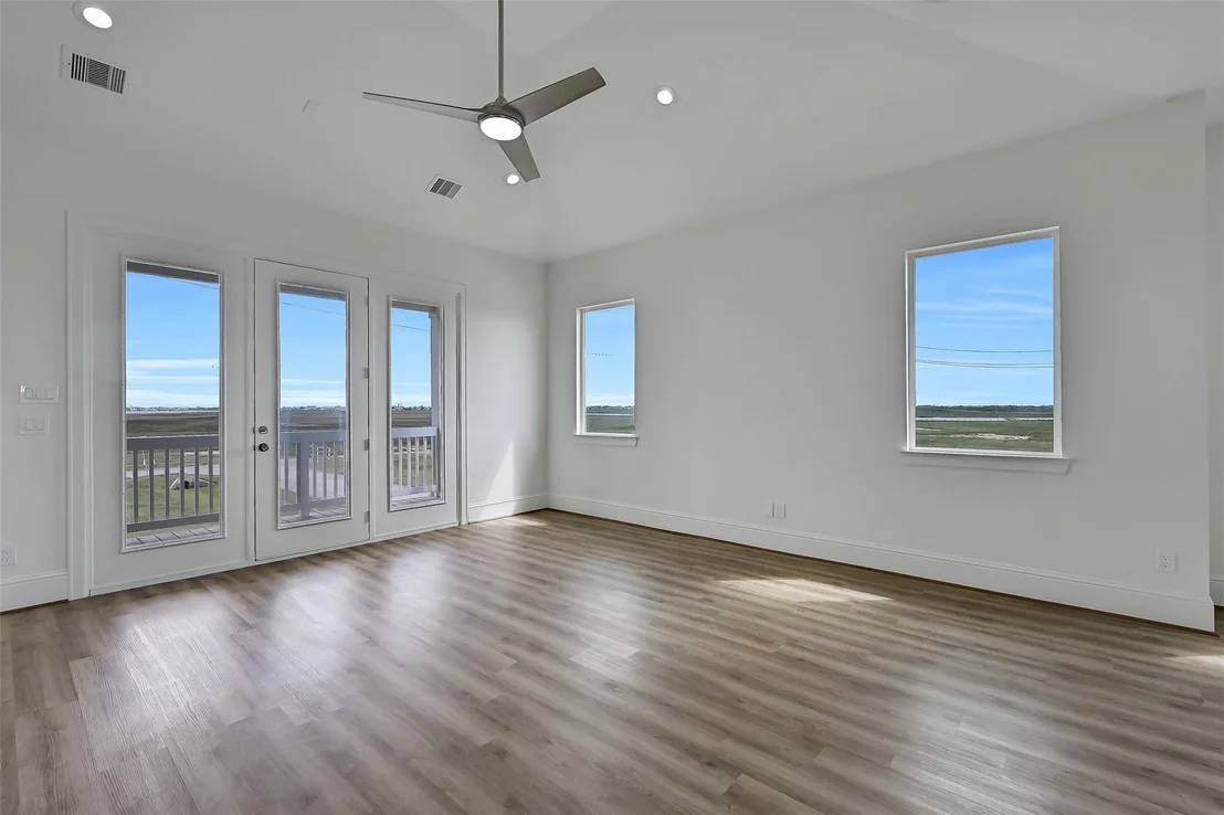 Photo of 1627 Bay Pointe Drive