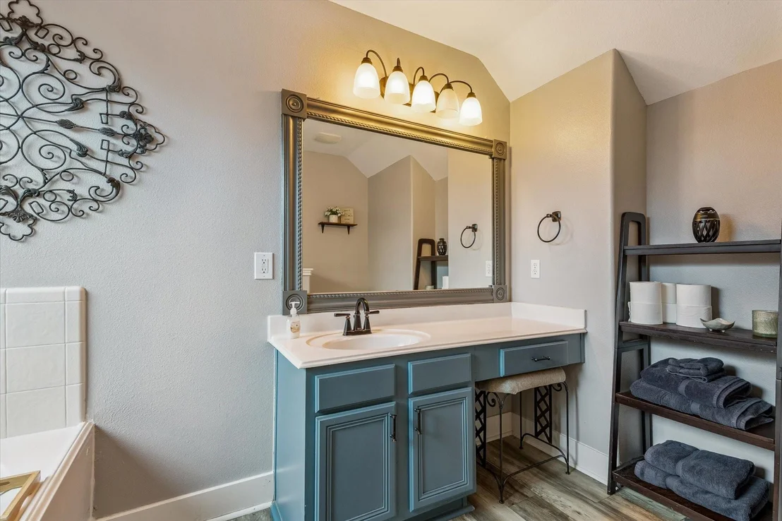 Photo of 1041 Riverwood Drive
