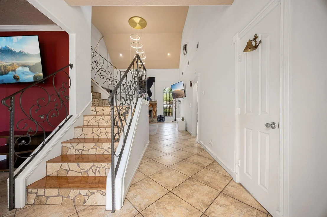 Photo of 21427 Tophill Drive
